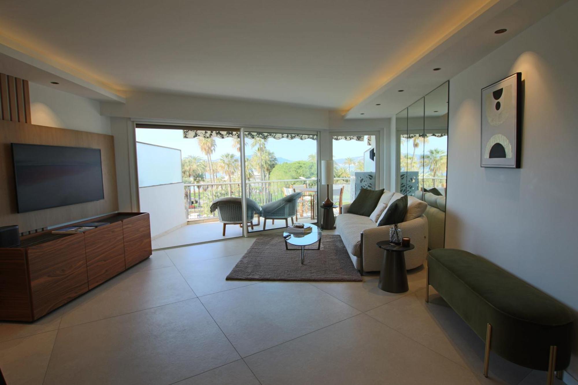 Completely Renovated On Bld Croisette, 3 Parental Bedrooms Appartement Cannes